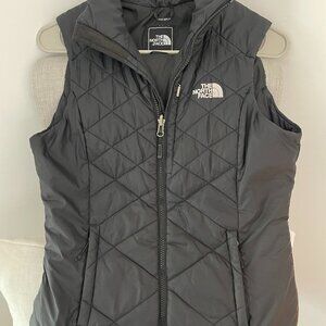 Black North Face puffer vest - XS - Gently worn